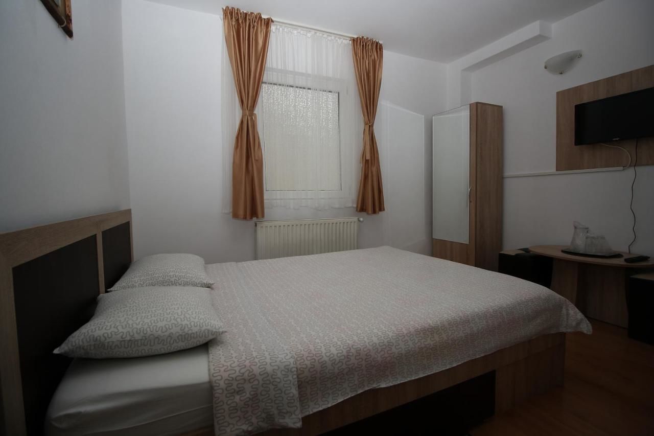 Гостевой дом Pension Sinaia - Casa Ta Синая-24