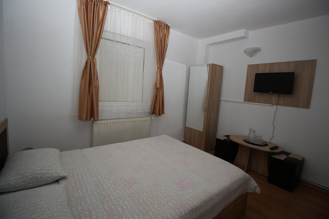 Гостевой дом Pension Sinaia - Casa Ta Синая-28