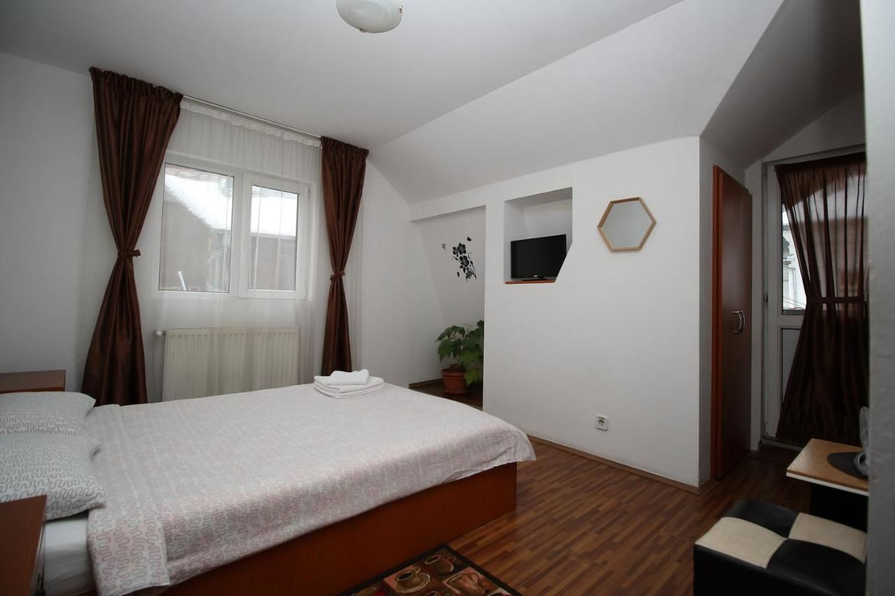 Гостевой дом Pension Sinaia - Casa Ta Синая-42