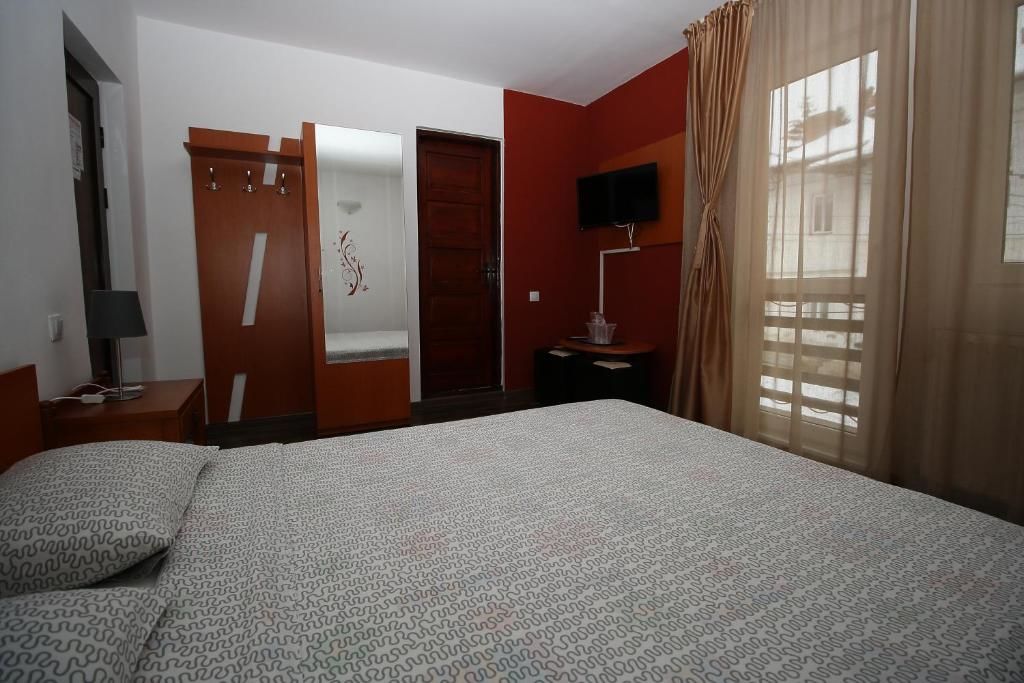 Гостевой дом Pension Sinaia - Casa Ta Синая