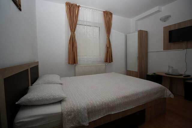 Гостевой дом Pension Sinaia - Casa Ta Синая-23